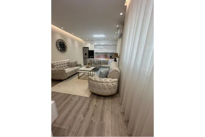 Tirane, shitet apartament 1+1 Kati 8, 65 m² 123.000 € (Rruga Stefan Shundi)