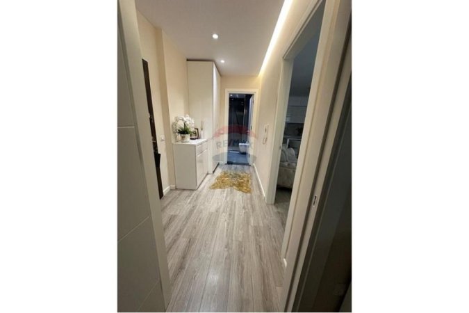 Tirane, shitet apartament 1+1 Kati 8, 65 m² 123.000 € (Rruga Stefan Shundi)
