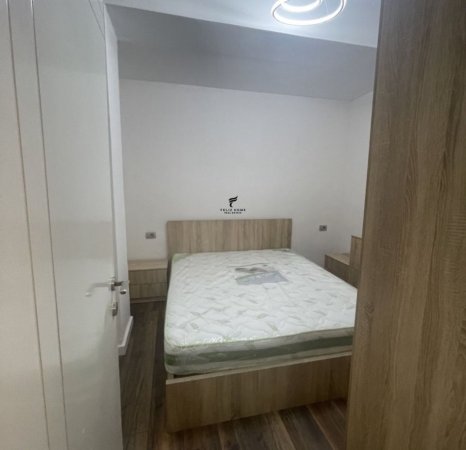 Tirane, jepet me qera 1+1 Kati 3, 65 m² 500 € (SIRI KODRA)