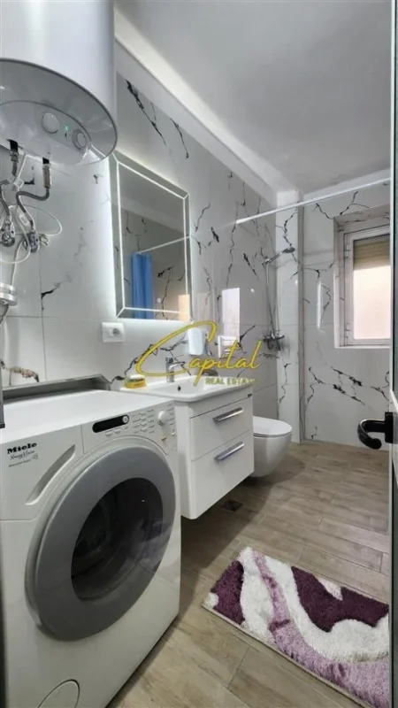 Tirane, jepet me qera apartament 1+1 Kati 3, 53 m² 500 € (ISH TREGU ELEKTRIK)