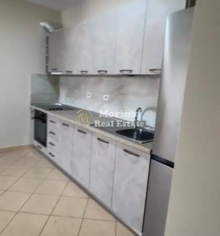 Tirane, jepet me qera apartament 1+1 Kati 8, 65 m² 450 € (Yzberisht)