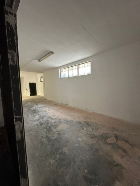 Tirane, jepet me qera magazine Kati 0, 550 m² 3.000 € (don bosko)