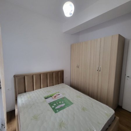 Tirane, jepet me qera apartament 2+1+Ballkon Kati 6, 85 m² 500 € (Ali Demi)
