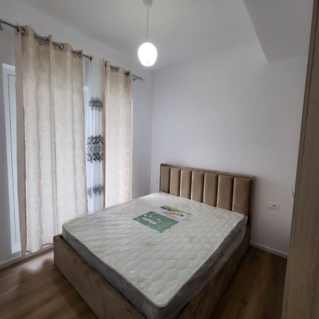 Tirane, jepet me qera apartament 2+1+Ballkon Kati 6, 85 m² 500 € (Ali Demi)