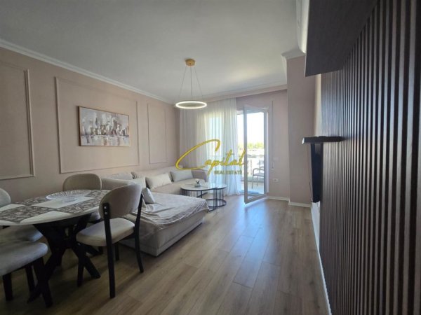 Tirane, jepet me qera apartament 2+1 Kati 4, 105 m² 650 € (ASTIR)