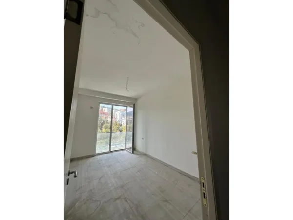 Tirane, shitet apartament 2+1 Kati 3, 93 m² 238.000 € (Liqeni i Thate)