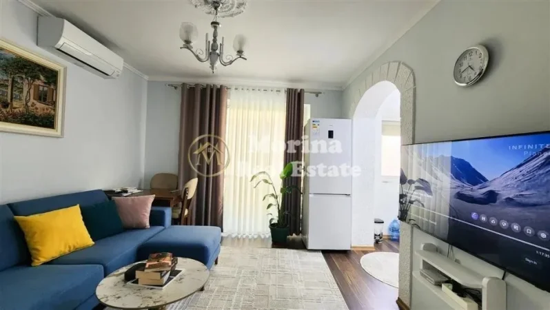 Tirane, jepet me qera apartament 1+1 Kati 3, 53 m² 500 € (Rruga Mihal Grameno)