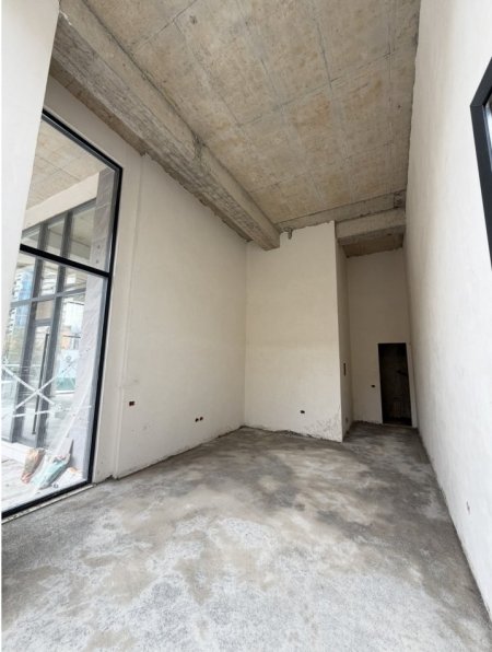 Tirane, shitet dyqan Kati 0, 35 m² 350.000 € 