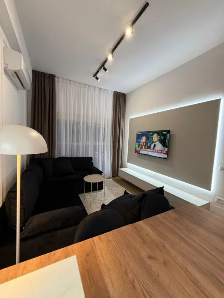 Tirane, jepet me qera apartament 1+1+Ballkon Kati 5, 65 m² 530 € (pasho hysa)