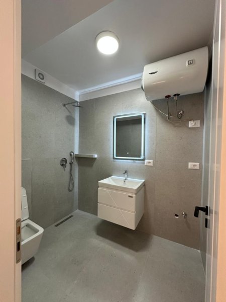 Tirane, shitet apartament 2+1 Kati 4, 65 m² 118.000 € (kinostudio)