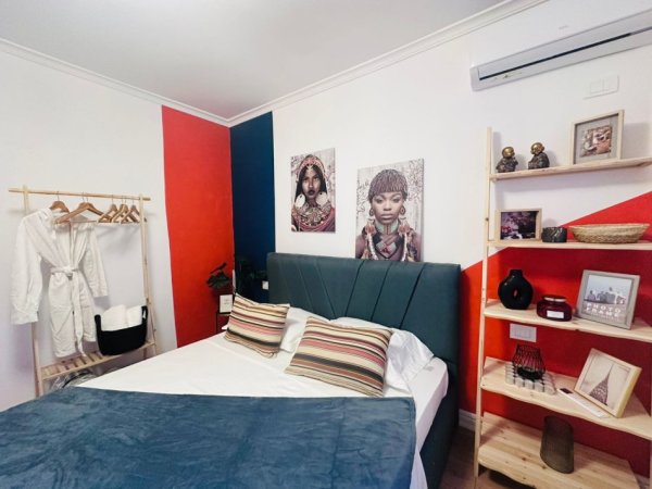 Tirane, jepet me qera apartament 1+1+Ballkon Kati 1, 70 m² 750 € (Blloku)