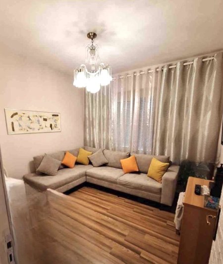 Tirane, shes apartament 2+1 , 185.000 m² 185.000 € (Myslym shyri)