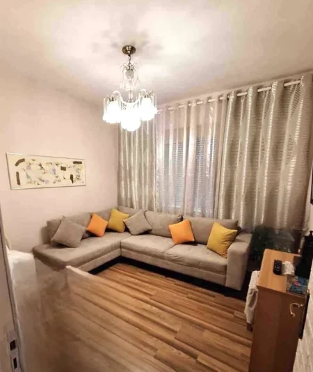 Tirane, shes apartament 2+1 , 185.000 m² 185.000 € (Myslym shyri)