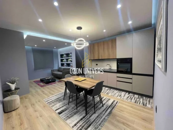 Tirane, jepet me qera apartament 2+1+Ballkon Kati 8, 110 m² 800 € (Rruga Henrik Lacaj, Astir)