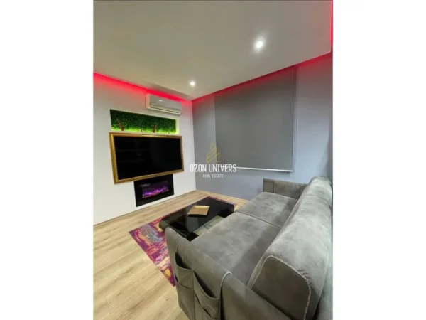 Tirane, jepet me qera apartament 2+1+Ballkon Kati 8, 110 m² 800 € (Rruga Henrik Lacaj, Astir)