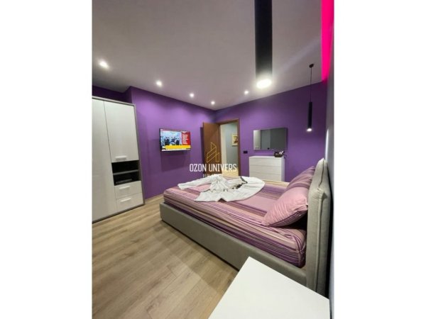 Tirane, jepet me qera apartament 2+1+Ballkon Kati 8, 110 m² 800 € (Rruga Henrik Lacaj, Astir)