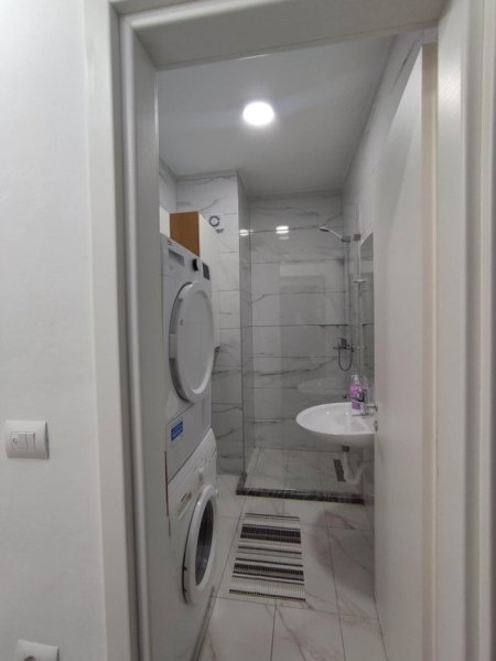 Tirane, jepet me qera apartament 1+1 Kati 1, 52 m² 450 € (misto mame)