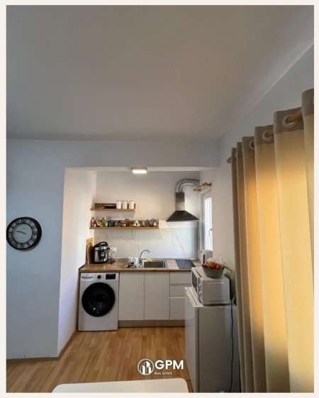 Tirane, jepet me qera apartament 1+1 , 52 m² 700 € 