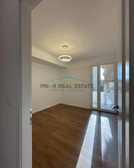 Tirane, shitet apartament 2+1+Ballkon Kati 4, 65 m² 118.000 € (Ruga e Kongresi i Manastirit)