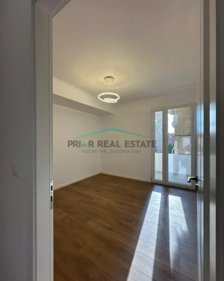 Tirane, shitet apartament 2+1 Kati 4, 65 m² 118.000 € (Ruga e Kongresi i Manastirit)