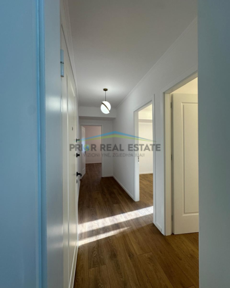 Tirane, shitet apartament 2+1+Ballkon Kati 4, 65 m² 118.000 € (Ruga e Kongresi i Manastirit)