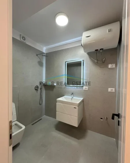 Tirane, shitet apartament 2+1 Kati 4, 65 m² 118.000 € (Ruga e Kongresi i Manastirit)