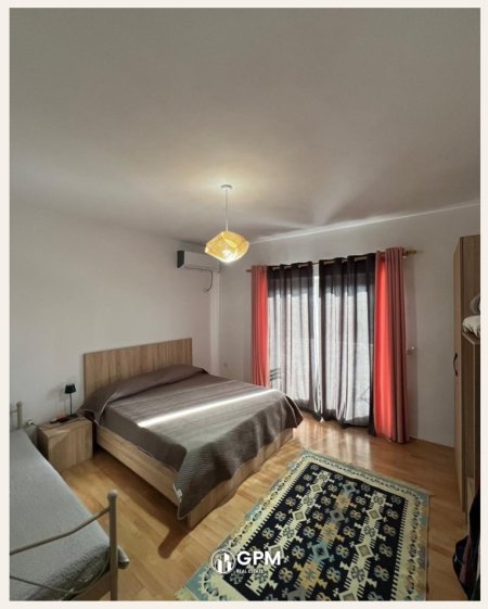 Tirane, jepet me qera apartament 1+1 , 52 m² 700 € 