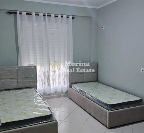 Tirane, jepet me qera apartament 2+1 Kati 3, 100 m² 650 € (Liqeni i Thate)