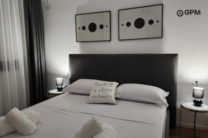 Tirane, jepet me qera apartament 2+1+Ballkon , 80 m² 800 € 