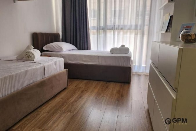 Tirane, jepet me qera apartament 2+1+Ballkon , 80 m² 800 € 