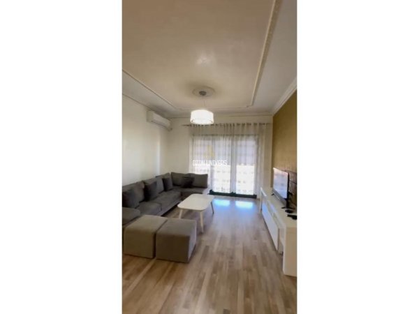 Tirane, jepet me qera apartament 2+1+Ballkon Kati 4, 110 m² 650 € (Green City Residence, Astir)