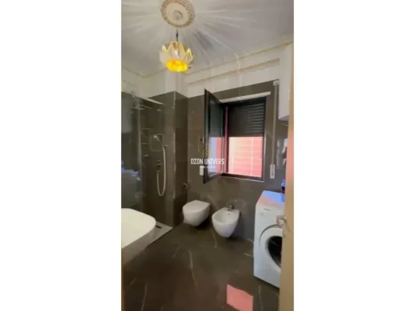 Tirane, jepet me qera apartament 2+1+Ballkon Kati 4, 110 m² 650 € (Green City Residence, Astir)