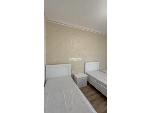 Tirane, jepet me qera apartament 2+1+Ballkon Kati 4, 110 m² 650 € (Green City Residence, Astir)