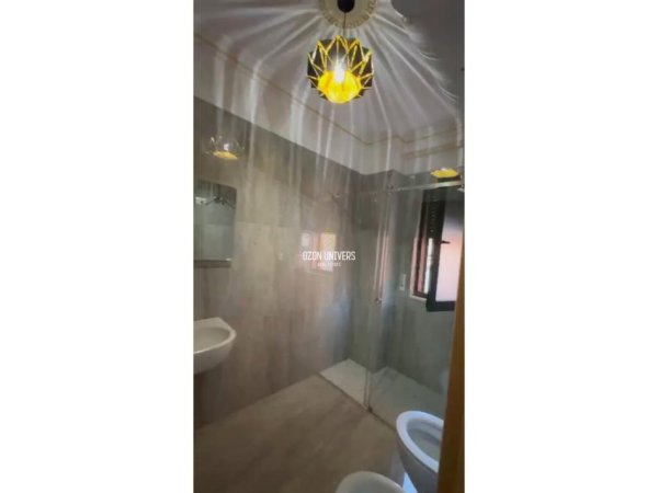 Tirane, jepet me qera apartament 2+1+Ballkon Kati 4, 110 m² 650 € (Green City Residence, Astir)