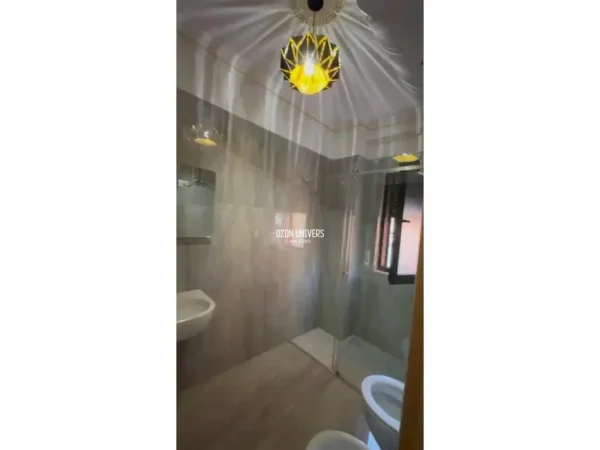 Tirane, jepet me qera apartament 2+1+Ballkon Kati 4, 110 m² 650 € (Green City Residence, Astir)