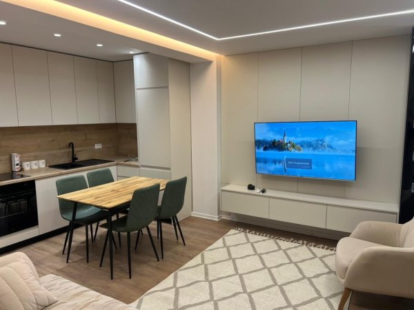 Tirane, jepet me qera apartament 2+1+Aneks+Ballkon Kati 4, 115 m² 800 €