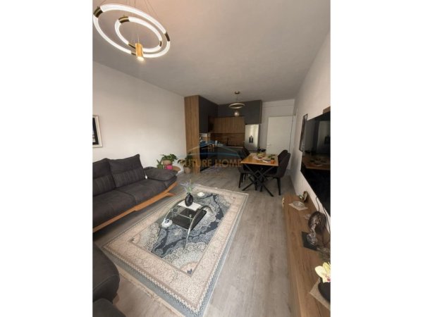 Tirane, shes apartament 2+1 Kati 2, 84 m² 119.000 € (Kompleksi Univers City, Tiranë.)