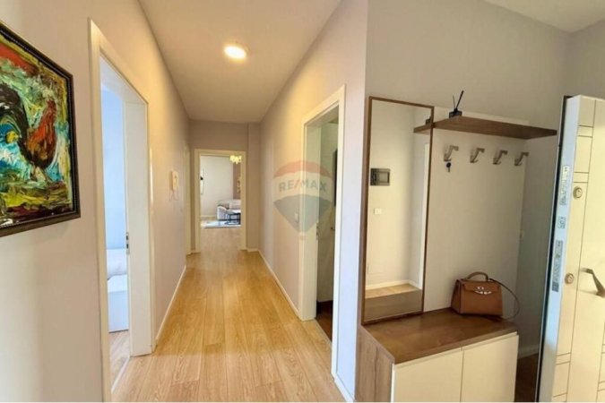 Tirane, jepet me qera apartament 2+1 Kati 5, 114 m² 726 € (Rruga Peti Liqeni I Thatë, Tiranë)