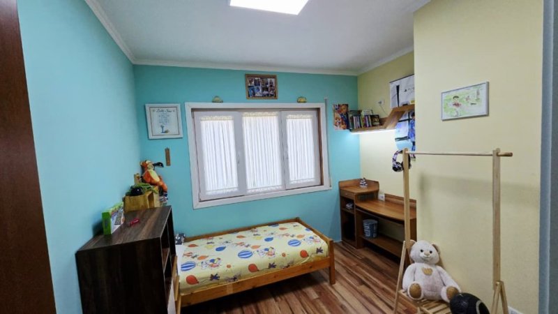 ✨ Jepet me Qera – Apartament Luksoz 3+1+2wc & kuzhinë më vete || (📍Vijë e parë - pamje mahnitëse nga Liqeni thatë ) || 1350€/Muaj | ( 1 post parkimi)