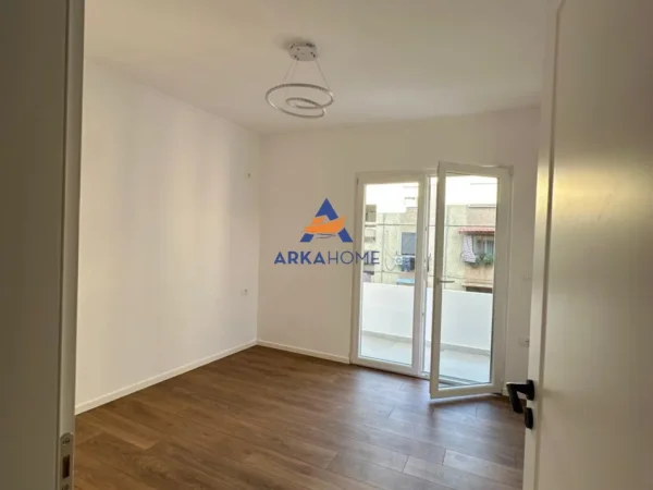 Tirane, shitet apartament 1+1 Kati 4, 65 m² 95.000 € 