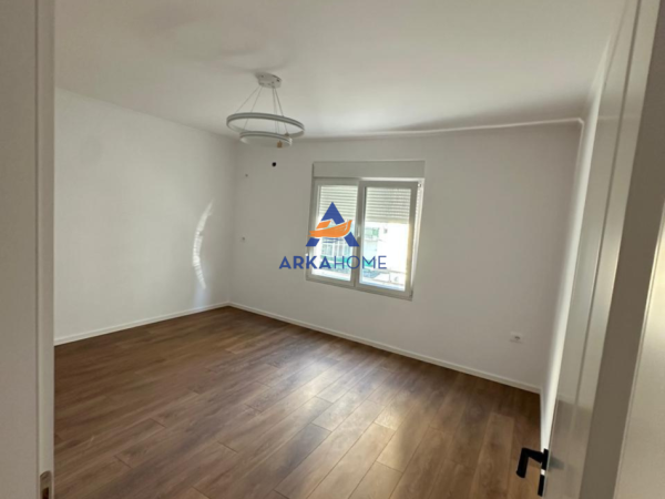 Tirane, shitet apartament 1+1 Kati 4, 65 m² 95.000 € 