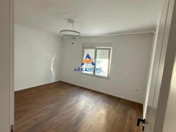 Tirane, shitet apartament 1+1 Kati 4, 65 m² 95.000 € 