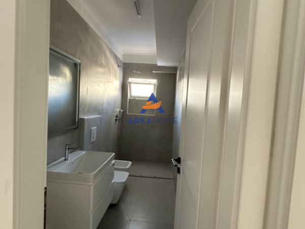 Tirane, shitet apartament 1+1 Kati 4, 65 m² 95.000 € 