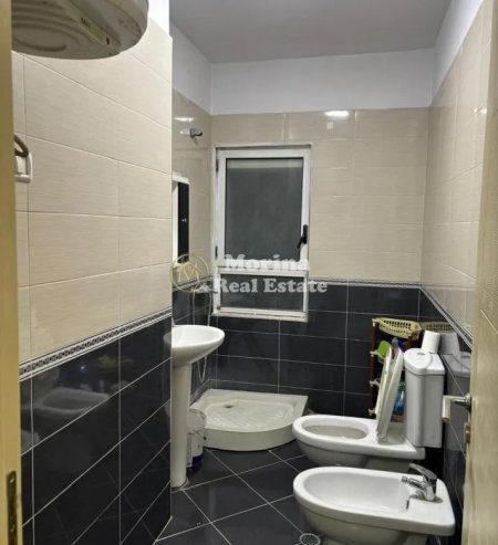 Tirane, jepet me qera apartament 1+1 Kati 5, 63 m² 480 € (Rruga Lluke Kacaj)