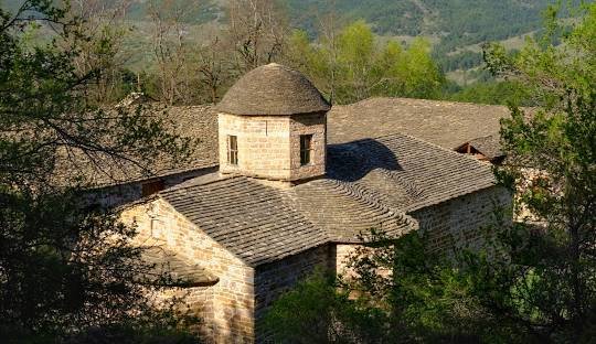 Tirane, oferte City-tour | Vizita qytetesh Voskopojë dhe Përmet 3 dite