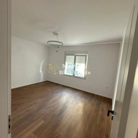 Tirane, shitet apartament 1+1 Kati 4, 40 m² 95.000 € (Rruga Kongresi i Manastirit)