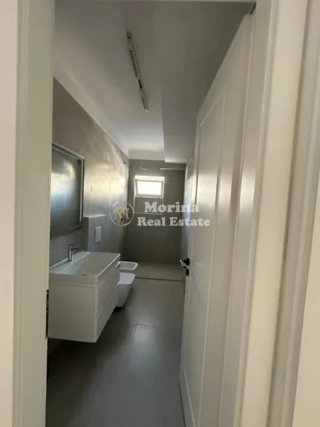 Tirane, shitet apartament 1+1 Kati 4, 40 m² 95.000 € (Rruga Kongresi i Manastirit)