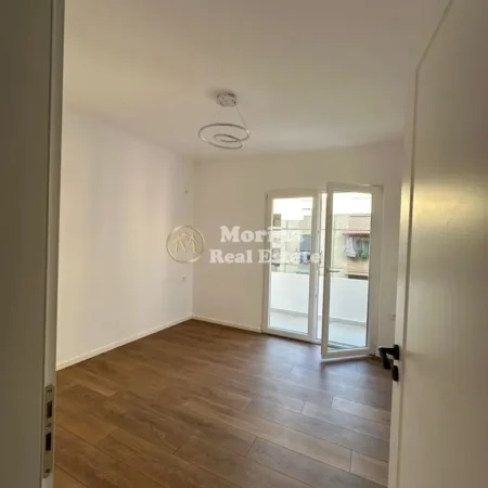Tirane, shitet apartament 1+1 Kati 4, 40 m² 95.000 € (Rruga Kongresi i Manastirit)