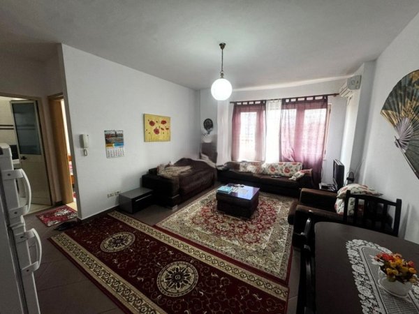 Tirane, jepet me qera apartament 1+1 Kati 6, 57 m² 550 € (mine peza)
