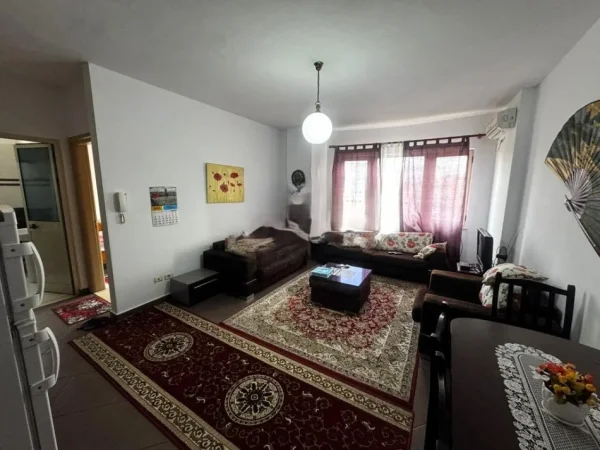 Tirane, jepet me qera apartament 1+1 Kati 6, 57 m² 550 € (mine peza)